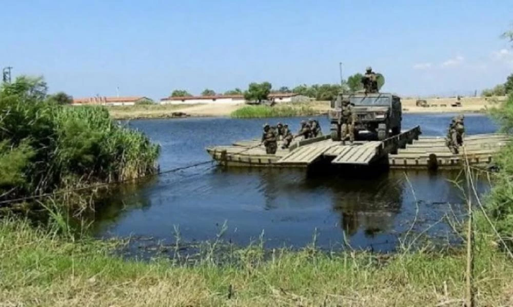 Το υπερσκάφος που παρέλαβε ο Στρατός για την επιτήρηση του Έβρου